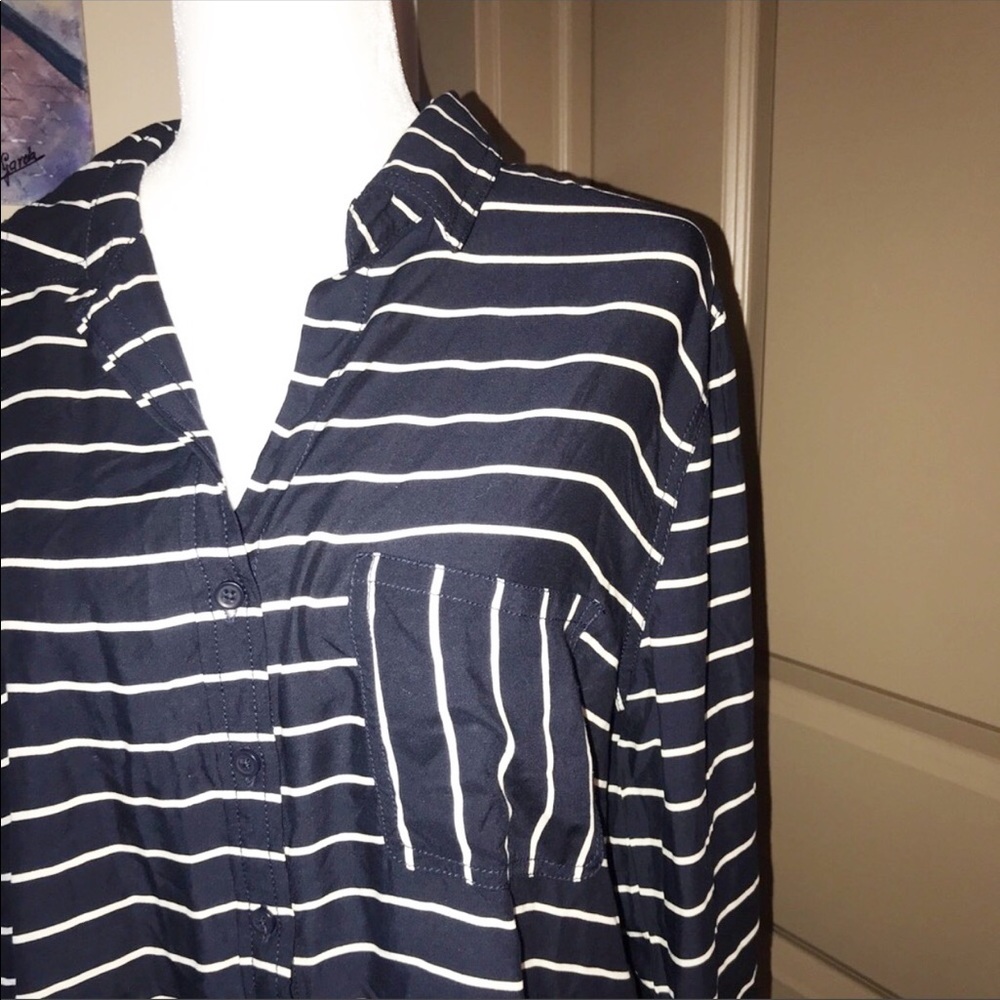 Beachlunchlounge Flowy Button Down // Size Large - image 3